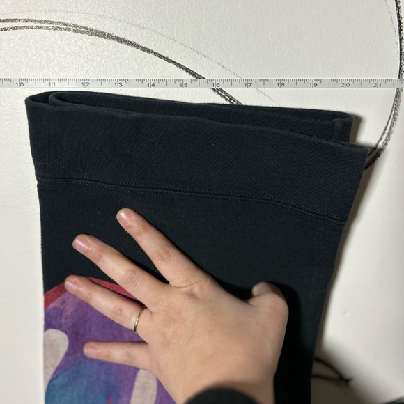 Rolling Stone Logo Graphic Black Pullover, Rainbow Mouth Graphic, Estimated Size - Picture 6 of 7